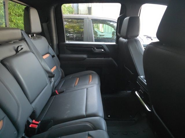 Used 2025 GMC Sierra 2500 AT4 w/ AT4 Premium Plus Package AWD/4WD image 10