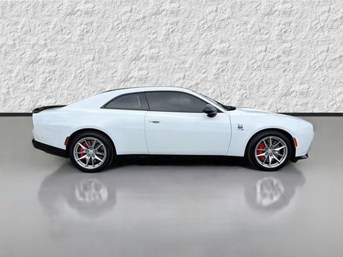 Used 2024 Dodge Charger Daytona Scat Pack w/ Plus Group AWD/4WD image 2