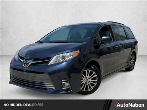 Used 2020 Toyota Sienna XLE w/ Entertainment Package FWD image 1