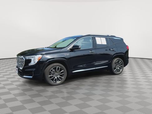 Certified 2023 GMC Terrain Denali w/ Black Diamond Edition AWD/4WD image 4