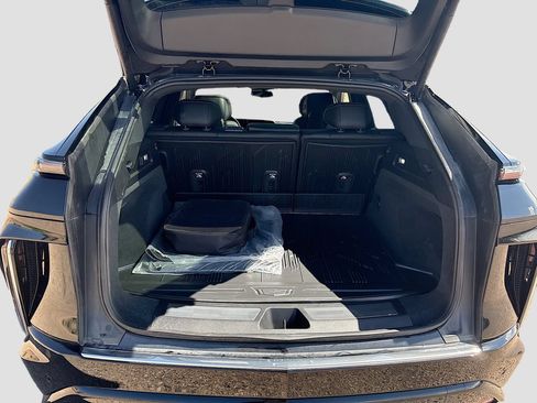 Used 2025 Cadillac Lyriq Luxury w/ LPO, Floor Liner Package AWD/4WD image 26