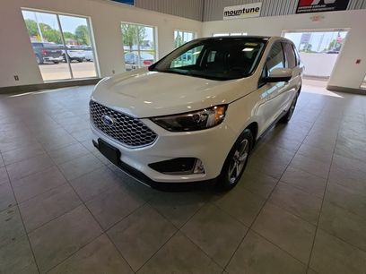 Used 2024 Ford Edge SEL w/ Convenience Package