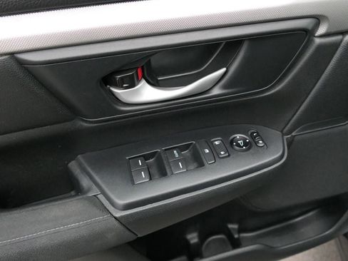 Used 2018 Honda CR-V LX image 14
