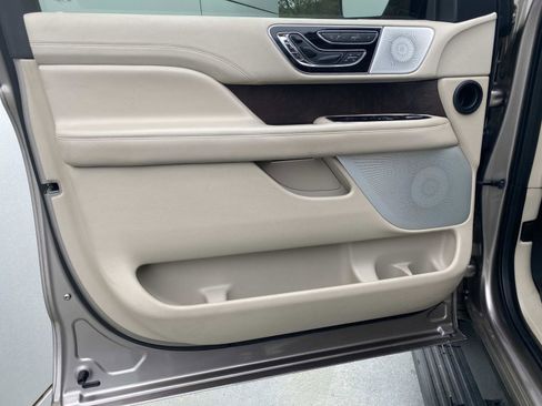 Used 2019 Lincoln Navigator Reserve w/ Cargo Package image 16