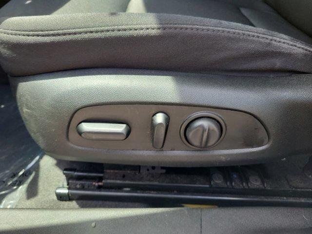 Used 2023 Chevrolet Malibu LT FWD image 18