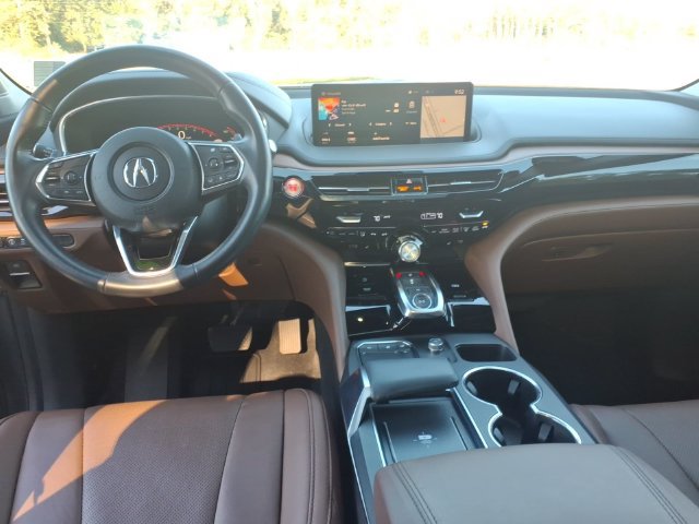 Used 2024 Acura MDX w/ Technology Package FWD image 11