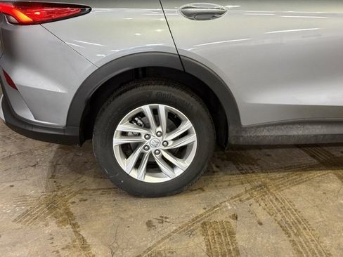 Used 2025 Buick Envista Preferred w/ Convenience II Package image 6