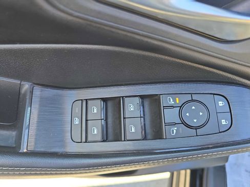 Used 2025 Nissan Rogue SV AWD/4WD image 17
