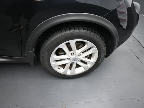 Used 2014 Nissan Juke S FWD image 11