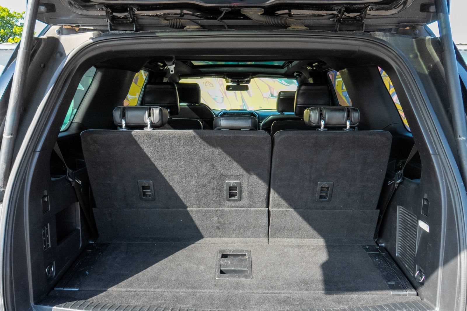 Used 2018 Ford Expedition Limited w/ Equipment Group 301A RWD image 28