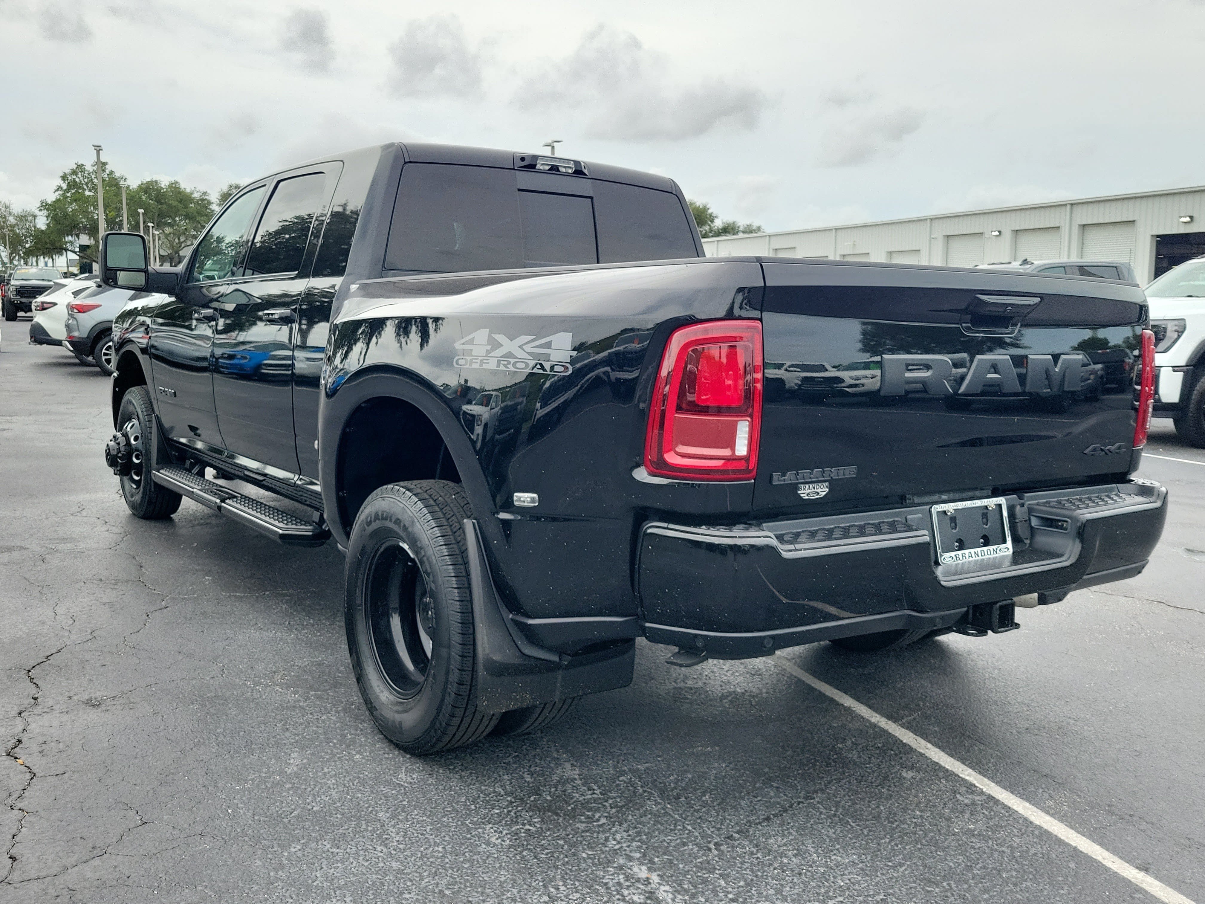 Used 2025 RAM 3500 Laramie w/ Night Edition AWD/4WD image 7