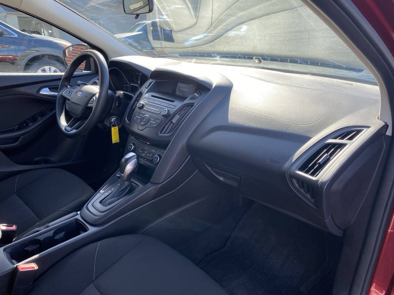 Used 2015 Ford Focus SE FWD image 19