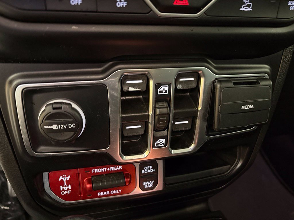 Used 2023 Jeep Wrangler Unlimited Rubicon AWD/4WD image 27
