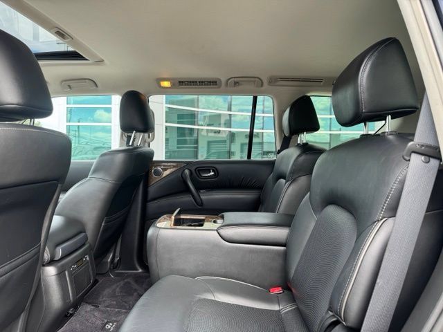 Used 2016 INFINITI QX80 4WD w/ Driver's Assistance Package image 23