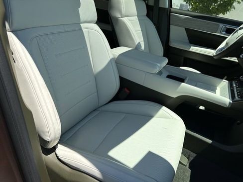 Used 2024 Hyundai Santa Fe Calligraphy image 22