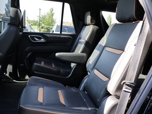 Used 2021 GMC Yukon AT4 w/ Rear Media and Nav Package AWD/4WD image 13