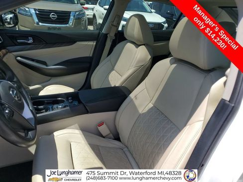 Used 2017 Nissan Maxima Platinum FWD image 22