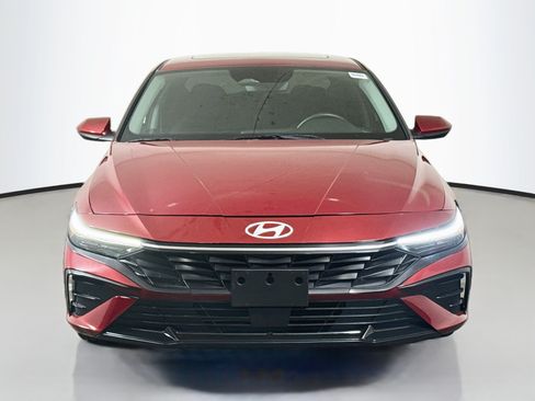 Used 2025 Hyundai Elantra SEL FWD image 2