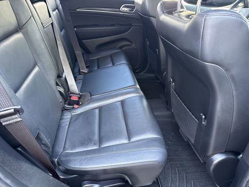 Used 2019 Jeep Grand Cherokee Limited image 15