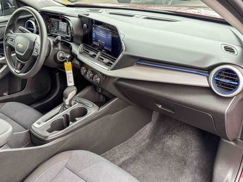 Used 2024 Chevrolet Trax LS FWD image 34