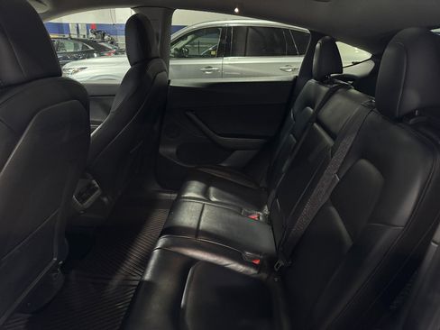 Used 2021 Tesla Model Y Long Range image 22