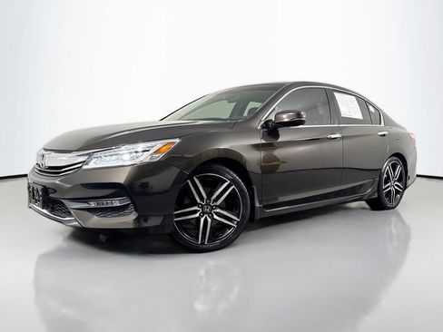 Used 2017 Honda Accord Touring image 1
