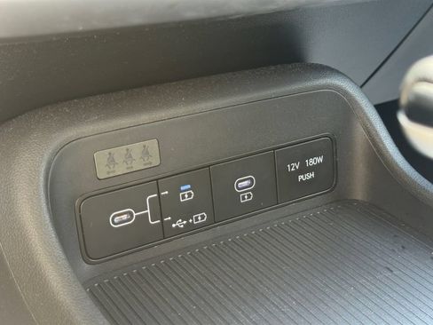 Certified 2025 Hyundai Kona SEL AWD/4WD image 27