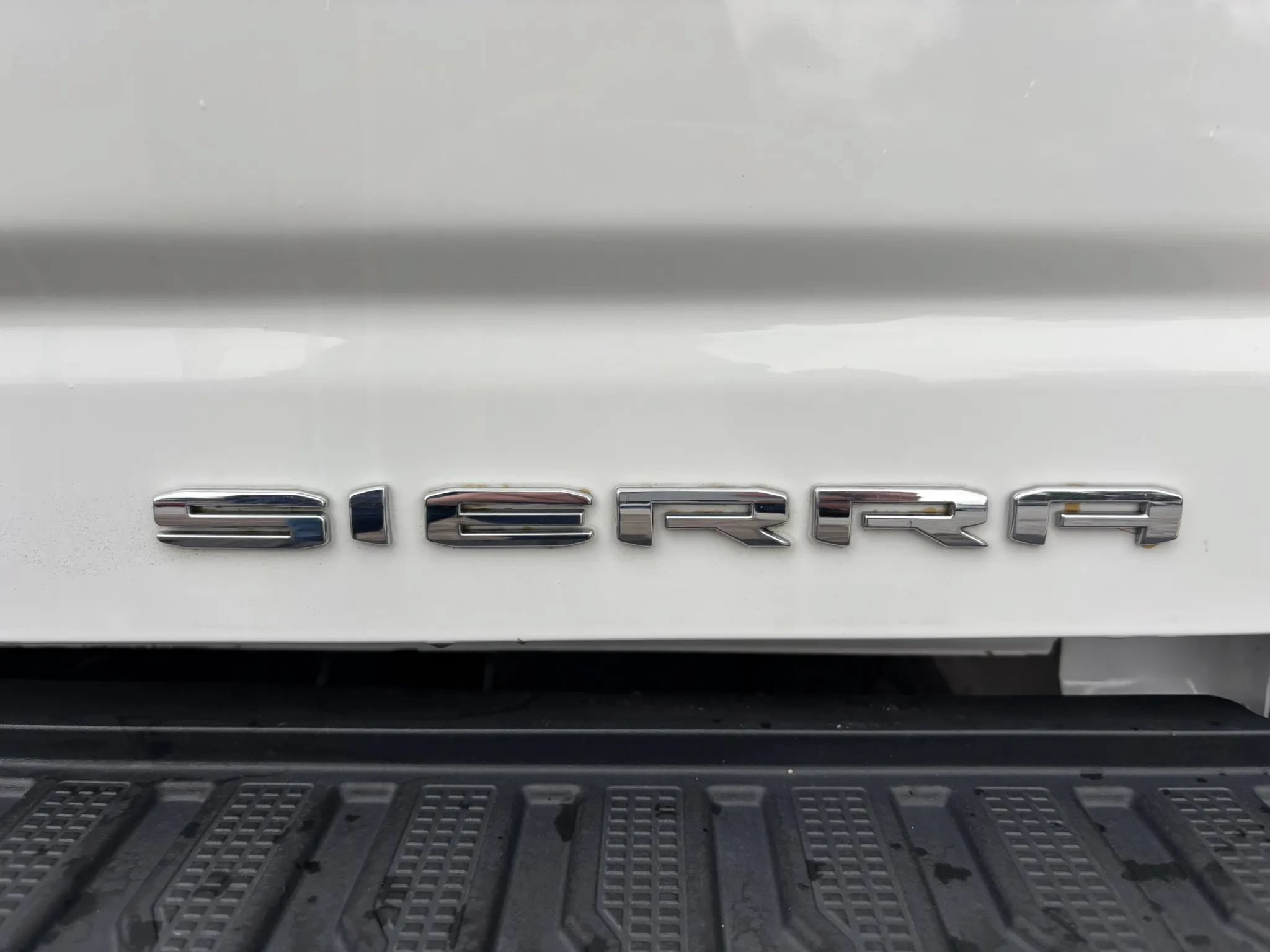 Used 2021 GMC Sierra 3500 Denali w/ Technology Package AWD/4WD image 6