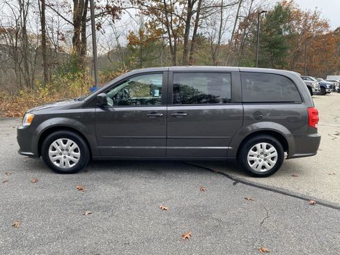 Used 2017 Dodge Grand Caravan SE w/ Power Window Group image 4