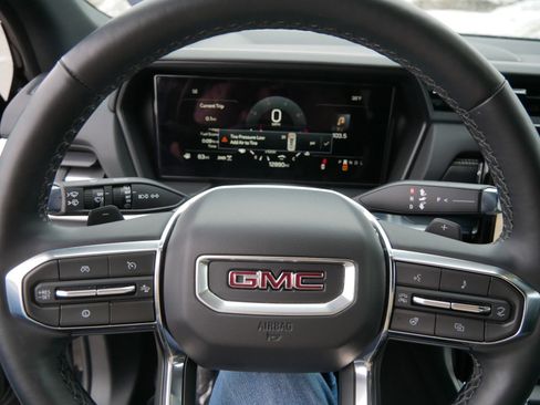 Used 2025 GMC Terrain Elevation image 22