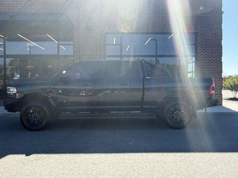 Used 2020 RAM 2500 Laramie w/ Night Edition AWD/4WD image 3