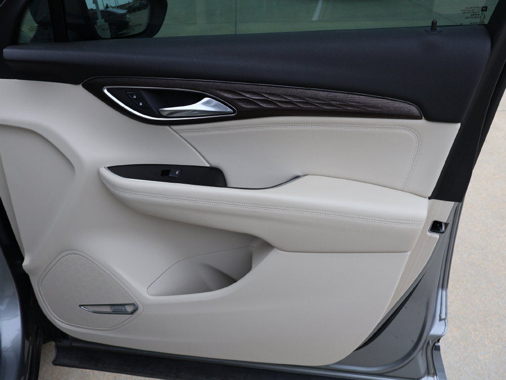 Used 2023 Buick Envision Avenir FWD image 40