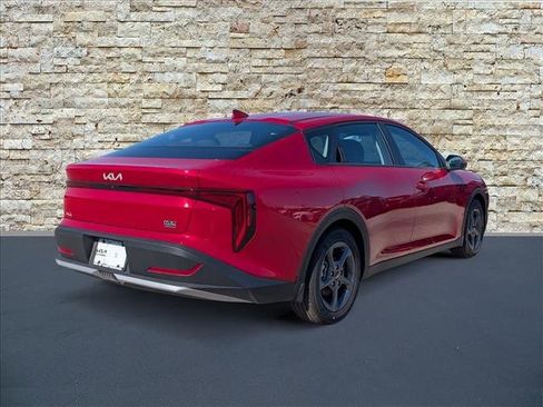 New 2025 Kia K4 LXS image 5
