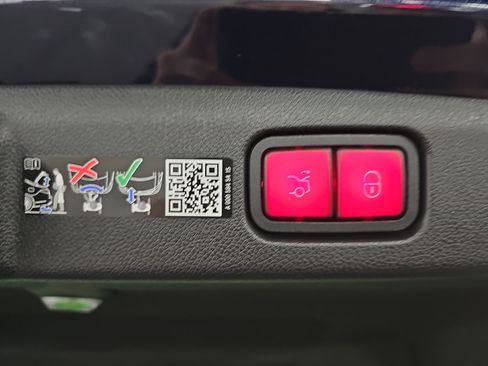 New 2026 Mercedes-Benz E 450 4MATIC Sedan image 14