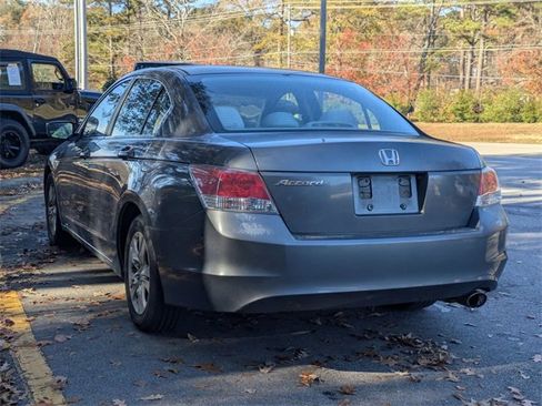 Used 2010 Honda Accord LX-P image 4
