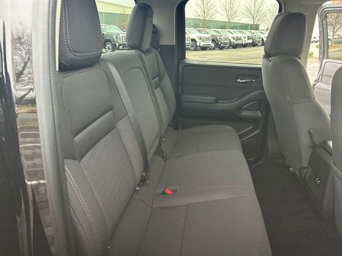 Used 2023 Nissan Frontier SV image 21