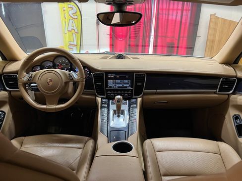 Used 2013 Porsche Panamera 4 image 14
