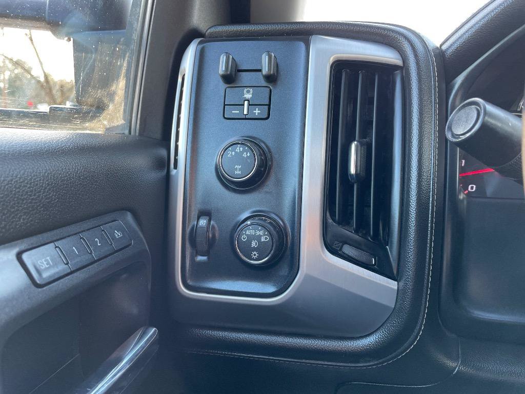 Used 2015 GMC Sierra 2500 SLT w/ Suspension Package, Off-Road AWD/4WD image 24