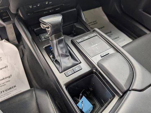 Used 2019 Lexus ES 300h image 18