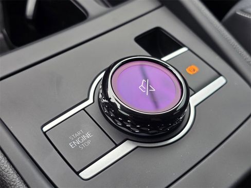 New 2026 Volkswagen Tiguan SE image 14