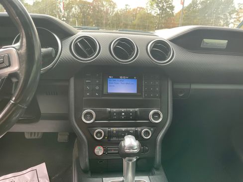 Used 2019 Ford Mustang Convertible w/ Black Accent Package image 17