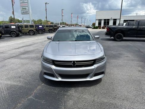 Used 2015 Dodge Charger SE w/ Popular Equipment Group RWD image 2