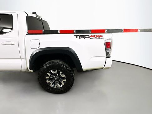 Used 2022 Toyota Tacoma TRD Off-Road w/ Technology Package AWD/4WD image 37