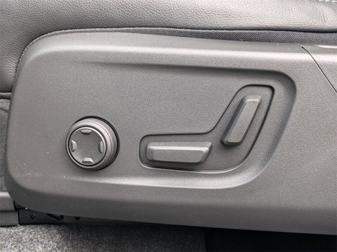 New 2025 Volvo XC40 B5 Plus w/ Protection Package Premier image 21