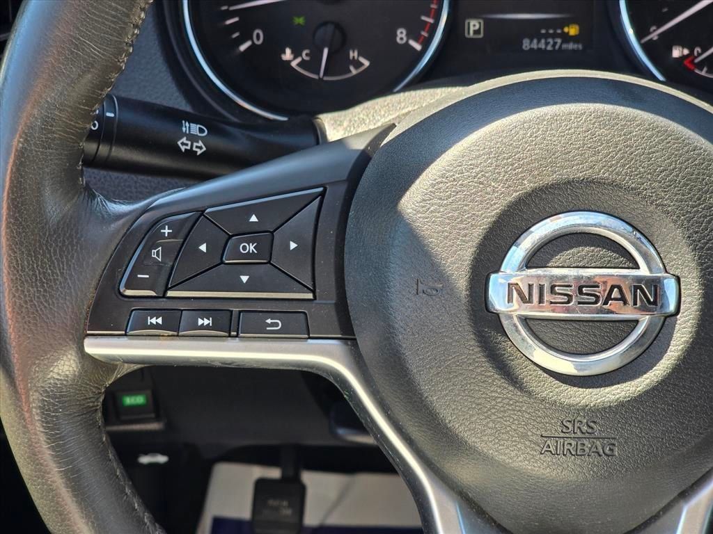 Used 2017 Nissan Rogue SV w/ Sun & Sound Touring Package FWD image 13