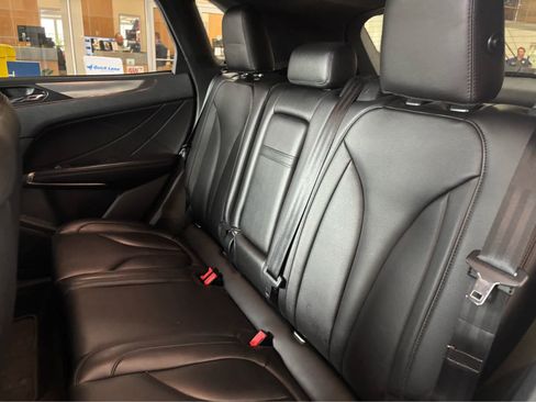 Used 2017 Lincoln MKC Premiere FWD image 33