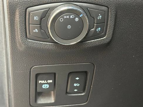 Used 2019 Ford F150 XLT w/ Equipment Group 302A Luxury AWD/4WD image 22