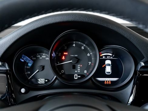 Certified 2026 Porsche Macan AWD/4WD image 18