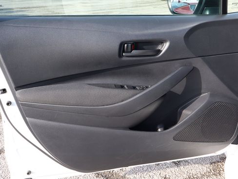 Used 2025 Toyota Corolla LE FWD image 13