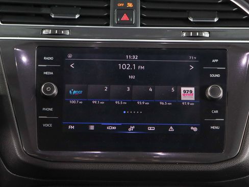 Used 2023 Volkswagen Tiguan SE FWD image 19